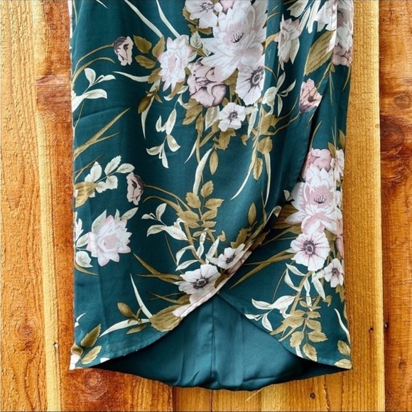 🌿 Green and Blush Floral Strapless Sweetheart Tulip Midi Dress 🌿 - Picture 5 of 10